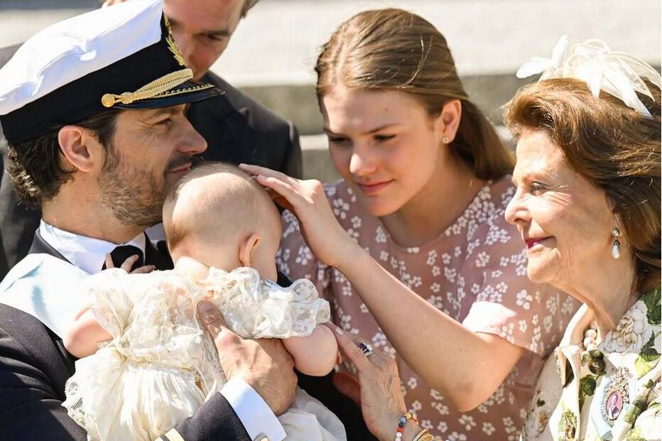 Batizado real na Suécia: Princesa Inês recebe sacramento com família presente