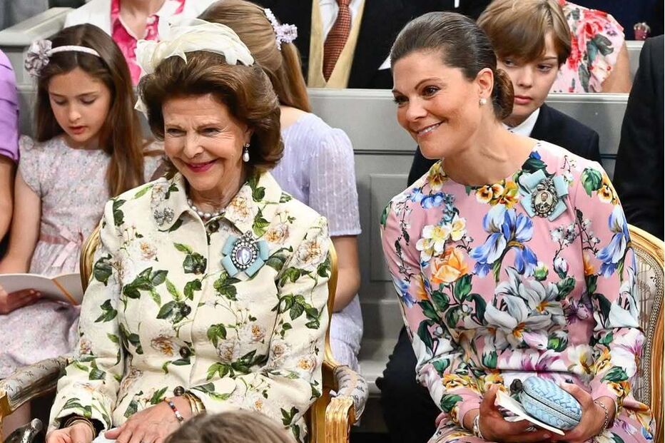 Batizado da filha de Carl Philip e Sofia une família real sueca em Drottningholm