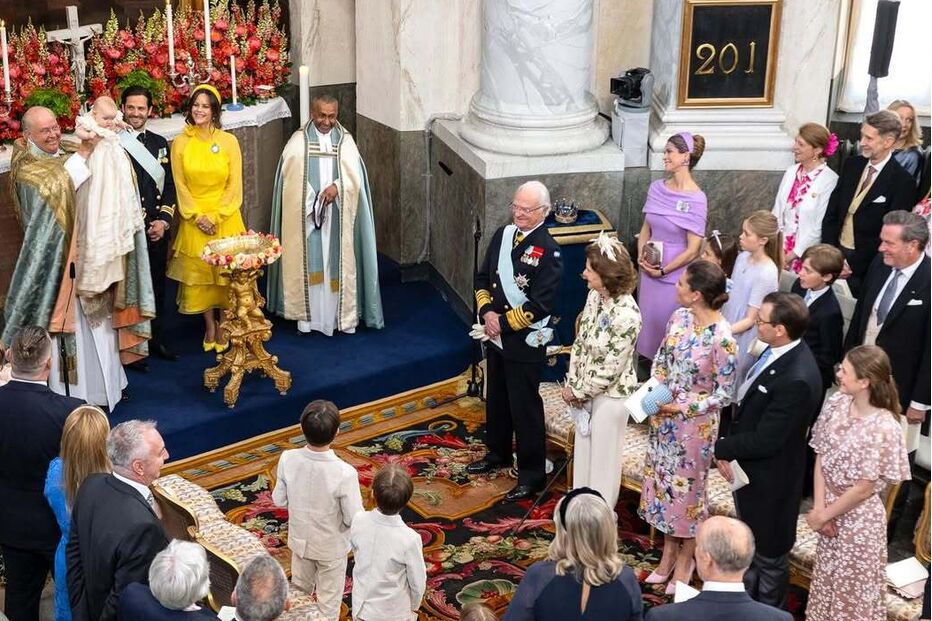 Batizado da princesa Inês na Suécia com a presença da família real