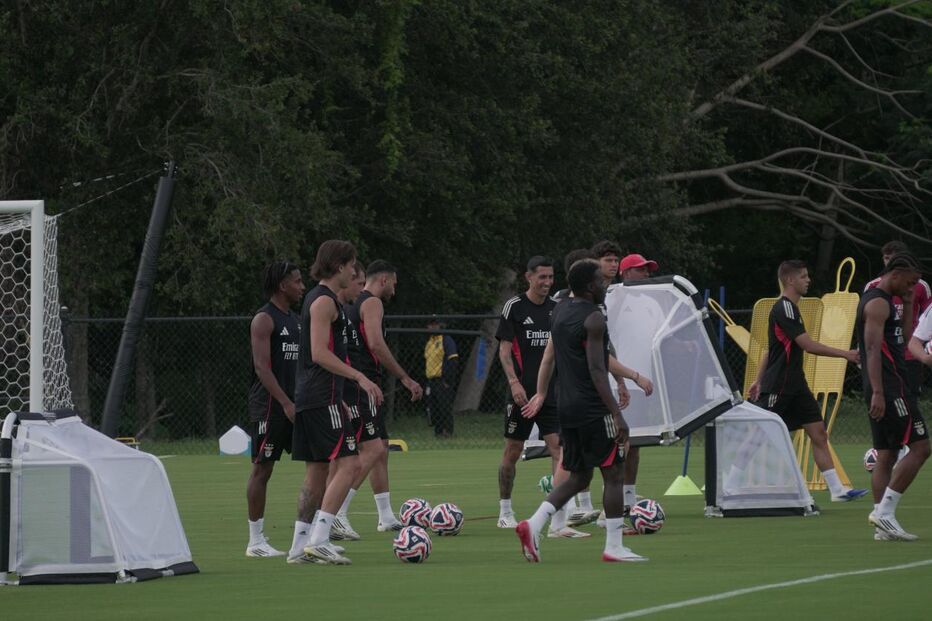 Benfica prepara Mundial de Clubes com grupo completo em Tampa