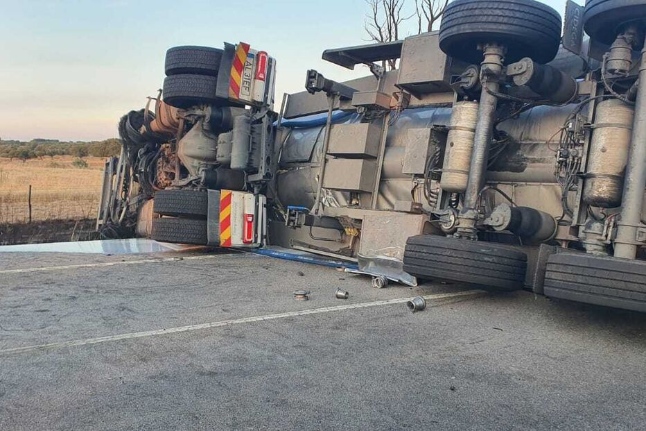 Colisão em Nisa, no IP2, resulta em duas vítimas mortais e mobiliza 40 operacionais