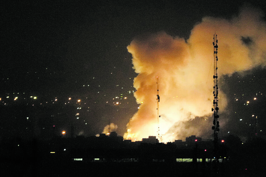 Ataque noturno em Israel causa destruição e fumo perto de instalações nucleares