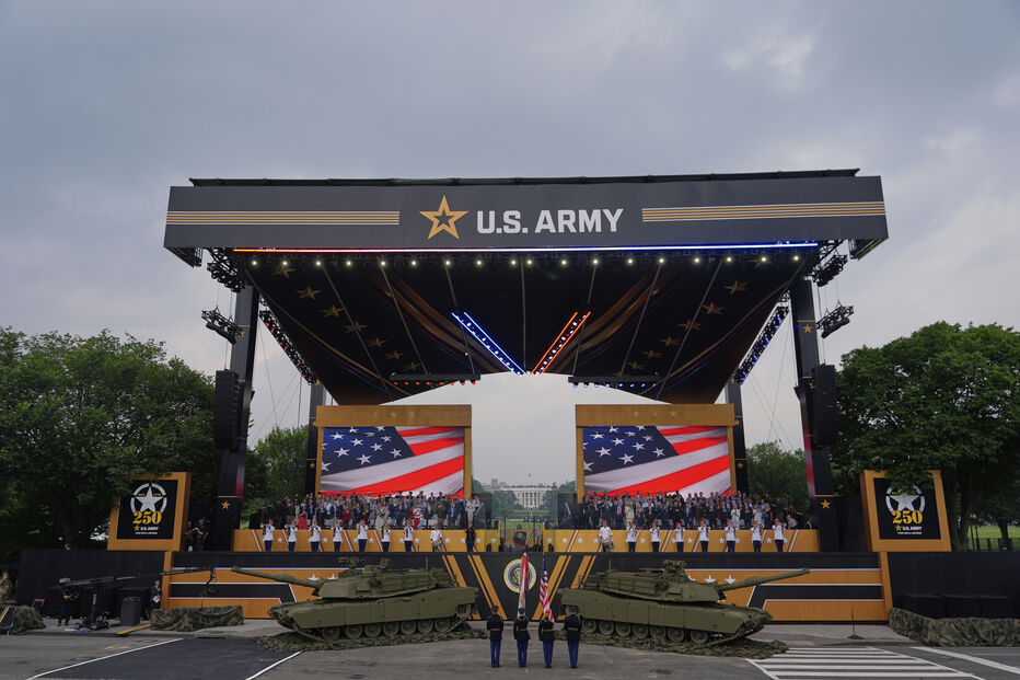 Desfile militar assinala 250.º aniversário do exército dos EUA