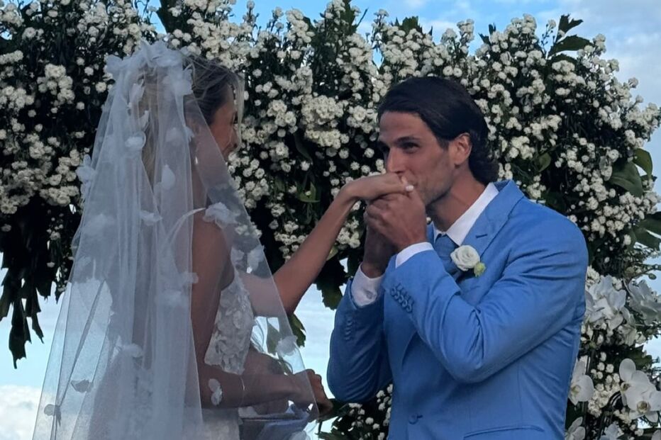 Gonçalo Paciência e Priscilla Tardelli Tollini casam na Baía