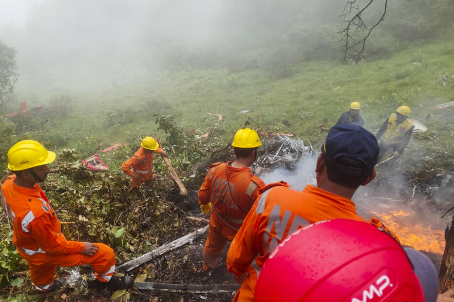 Queda de helicóptero na Índia provoca sete mortos, incluindo um bebé