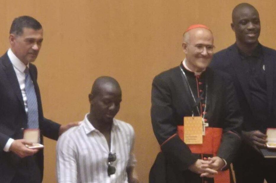 Sérgio Conceição no Jubileu do Desporto, no Vaticano, com o Papa Leão XIV e atletas