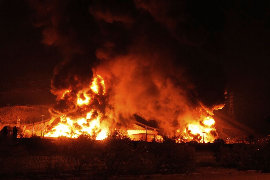 Mísseis balísticos lançados do Irão em direção a Israel