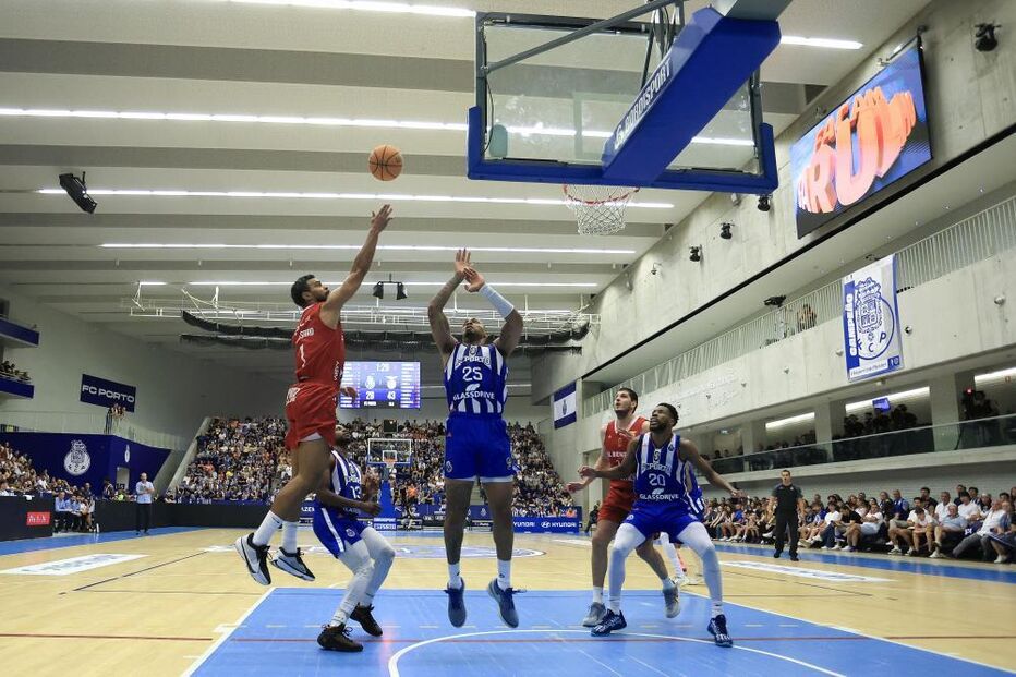 Benfica vence FC Porto no Dragão Arena e sagra-se tetracampeão português de basquetebol
