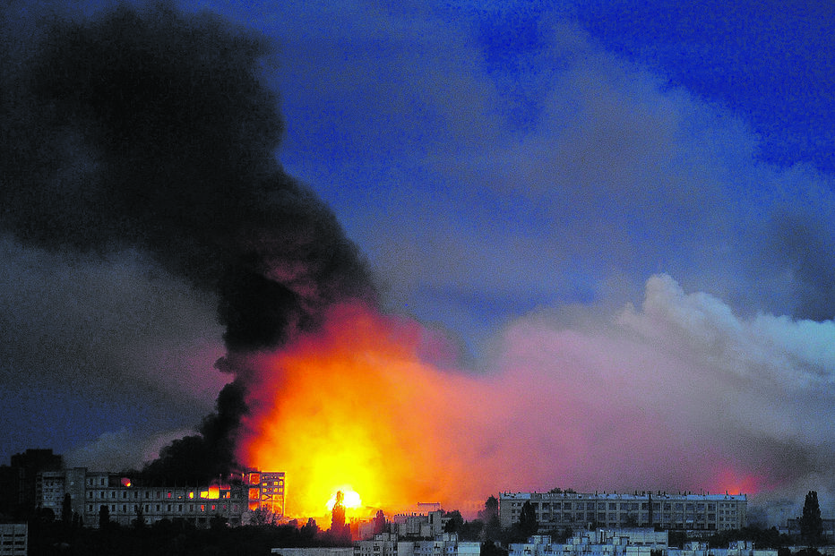 Ataque russo em Kremenchuk: drones e mísseis atingem cidade na região de Poltava