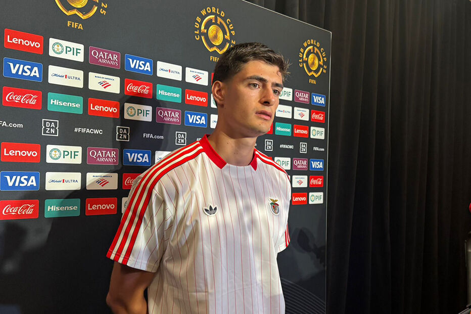 Jogador do Benfica em conferência sobre o Mundial de Clubes FIFA 25