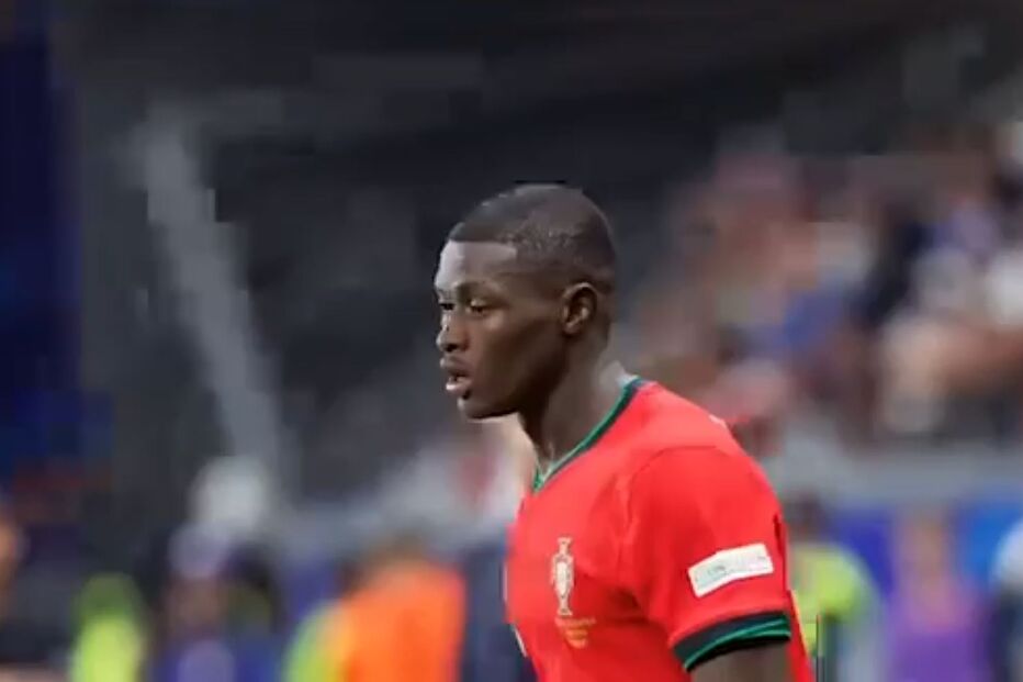 Nuno Mendes eleito o melhor jogador da fase final da Liga das Nações