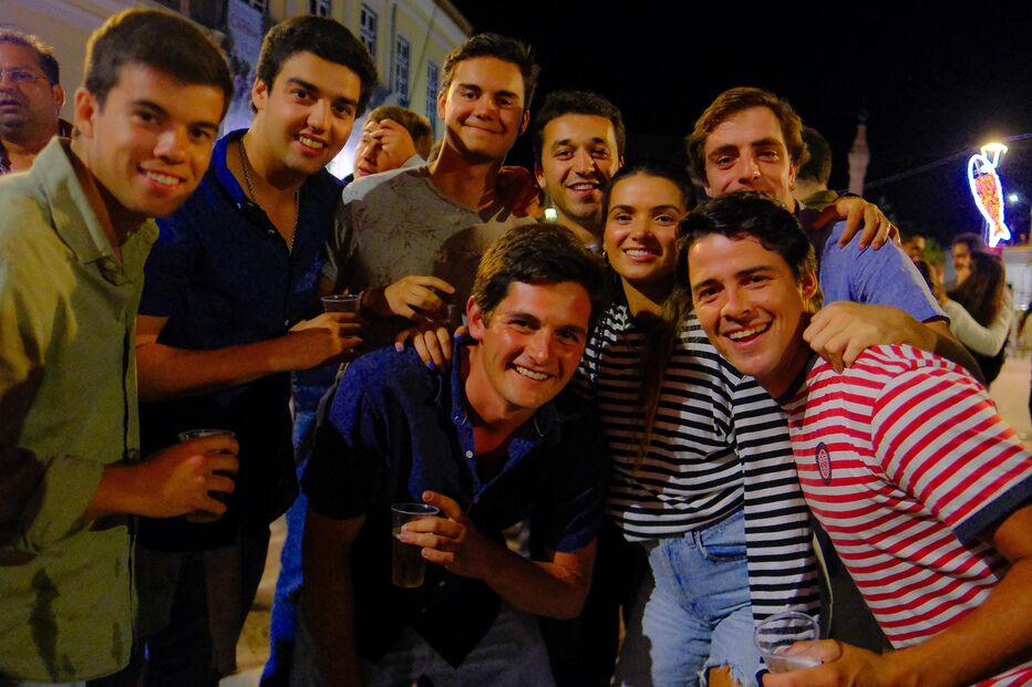 Festa da Amizade e Sardinha Assada une pessoas em Benavente com música e tradição