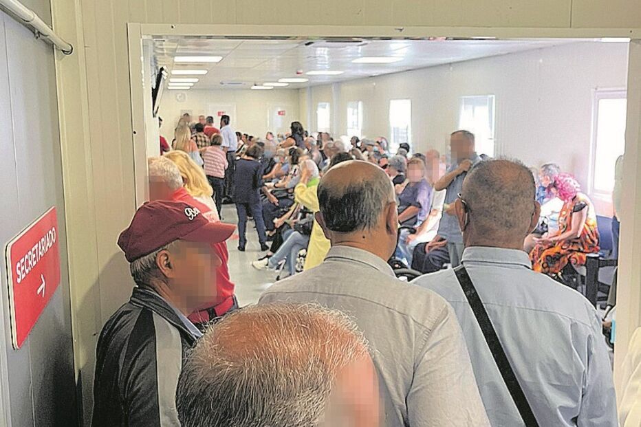 Doentes oncológicos amontoados num contentor no Hospital de Viseu aguardam tratamento