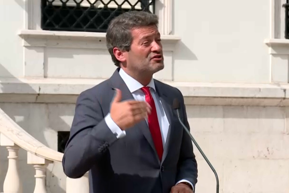 André Ventura discursa sobre temas políticos
