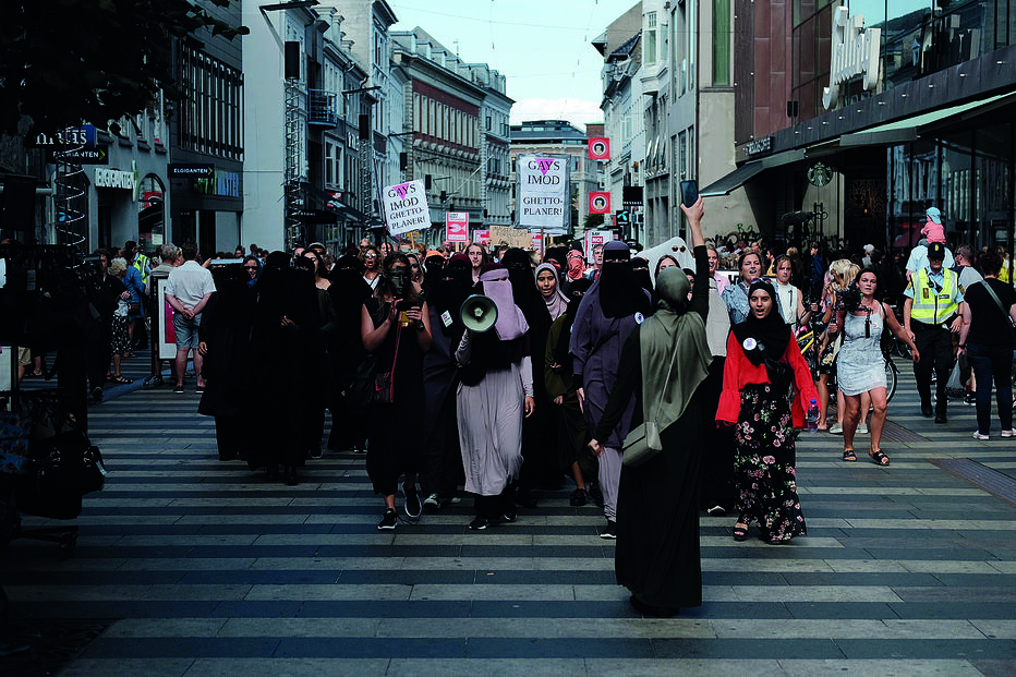 Protesto contra políticas de imigração na Dinamarca ganha destaque