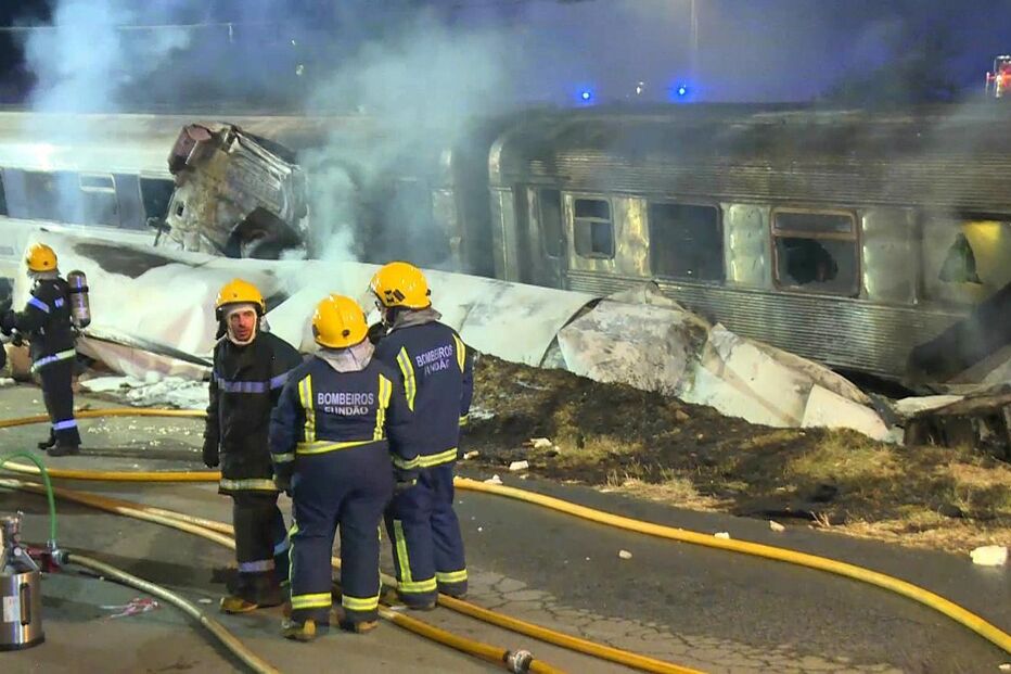 Abalroamento de comboio com camião em Alpedrinha causa feridos e interrompe linha da Beira Baixa