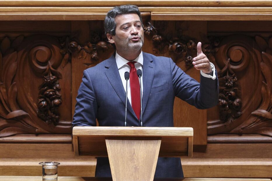 André Ventura propõe inquérito sobre atribuição de nacionalidade e residência