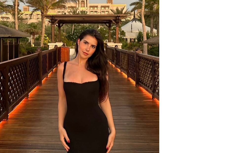 Catarina Mendes mostra elegância em AlUla, na Arábia Saudita
