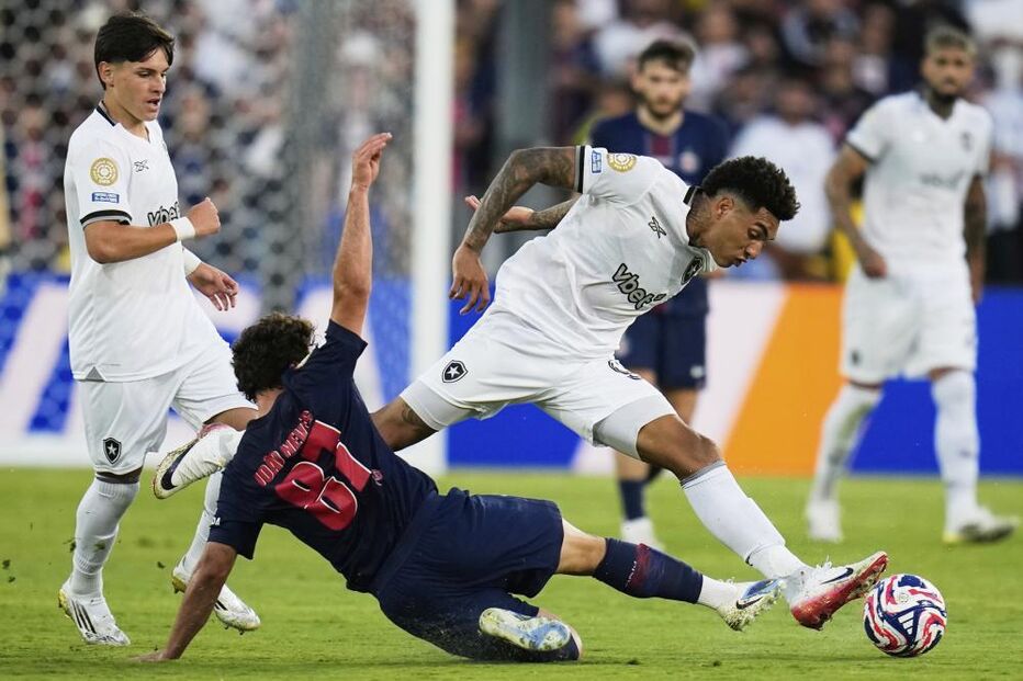 Botafogo vence PSG com golo de Igor Jesus, sob o comando de Renato Paiva