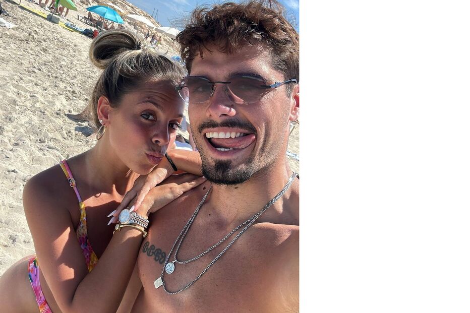 Pedro Neto celebra fase positiva com Carolina Cunha e Silva na praia