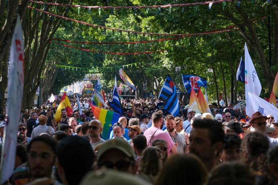 Milhares marcham na Avenida da Liberdade, em Lisboa, pelo Europride 2025