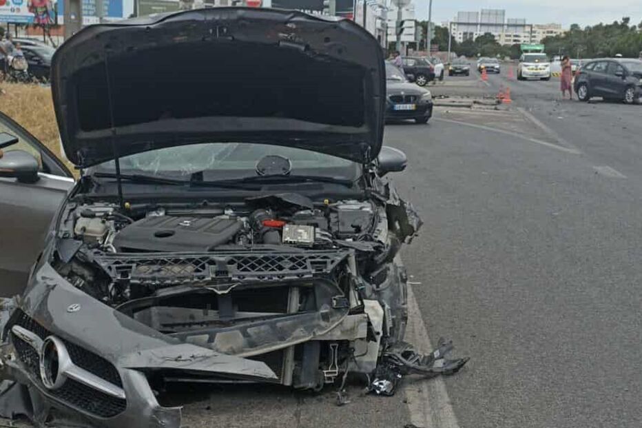 Colisão no IC21, no Barreiro, provoca ferido ligeiro