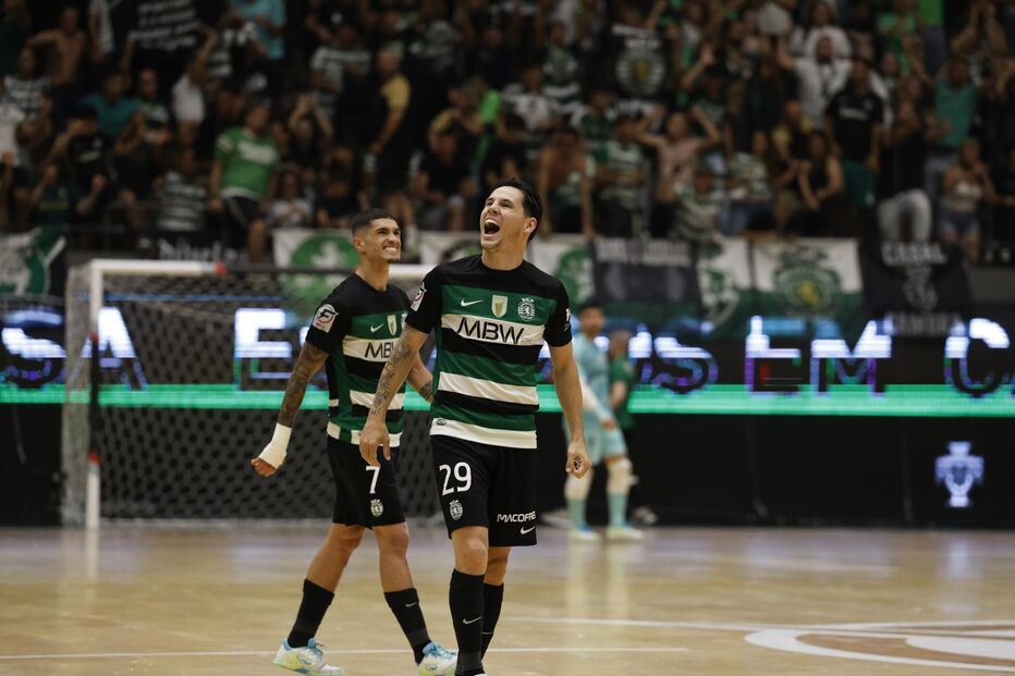 Sporting goleia Benfica no futsal e aproxima-se do pentacampeonato
