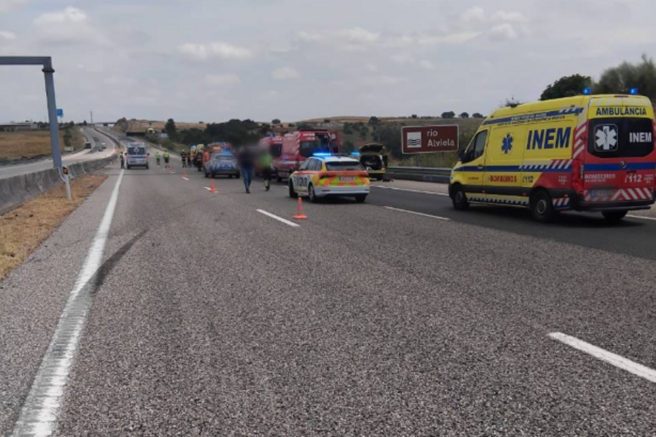 Um morto e quatro feridos em despiste na A1, perto de Santarém