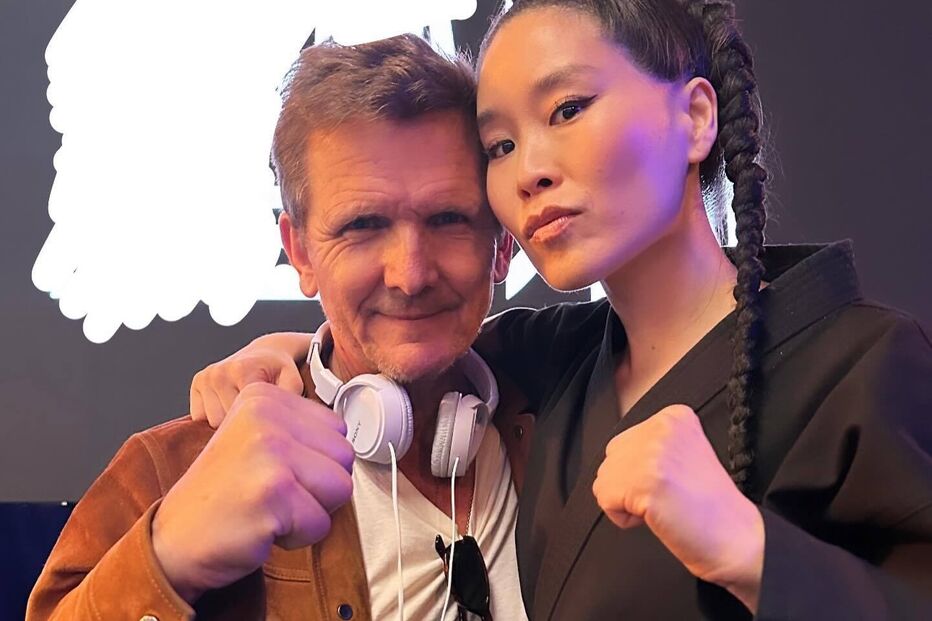 Martin Kove e Alicia Hannah-Kim num evento após incidente