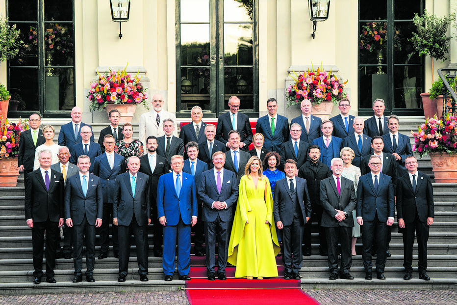 Trump reúne-se com membros da NATO para discutir gastos com defesa