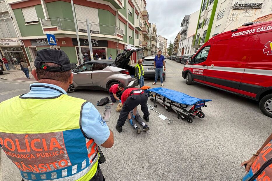 Colisão entre carro e trotinete causa ferido nas Caldas da Rainha