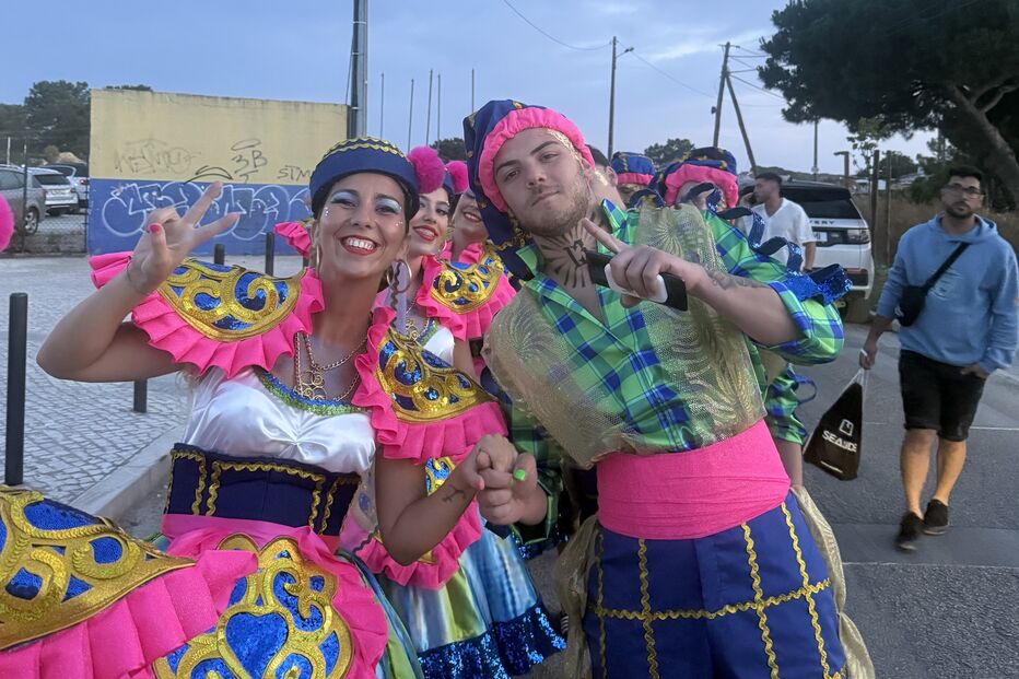 Comentadores rivais mostram união em evento