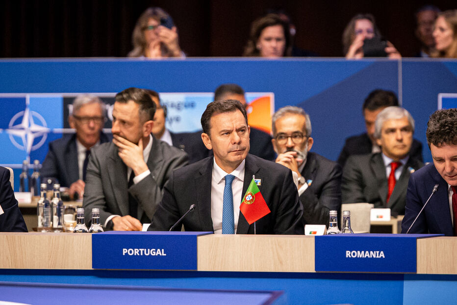 Luís Montenegro destaca flexibilidade na meta de 5% do PIB com gastos em defesa na cimeira da NATO, em Haia