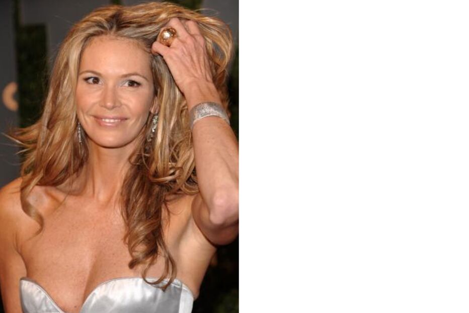 Elle Macpherson, modelo australiana de 61 anos, eleita a mulher mais bela