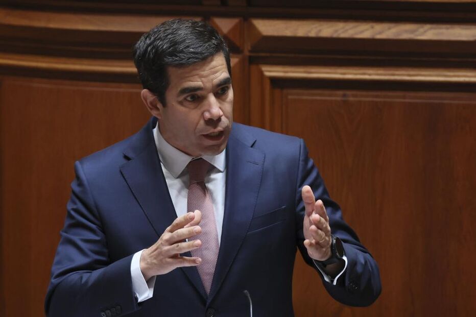 Ministro desafia Chega a viabilizar unidade de Estrangeiros na PSP