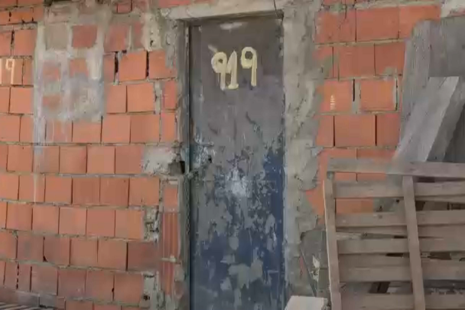 Barracas, lixo e entulho: A realidade de um bairro de Loures onde famílias vivem em condições desumanas