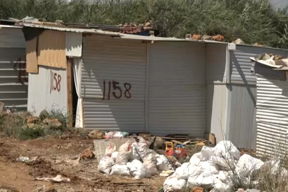 Moradores vivem na miséria e estão completamente sozinhos e sem ajuda