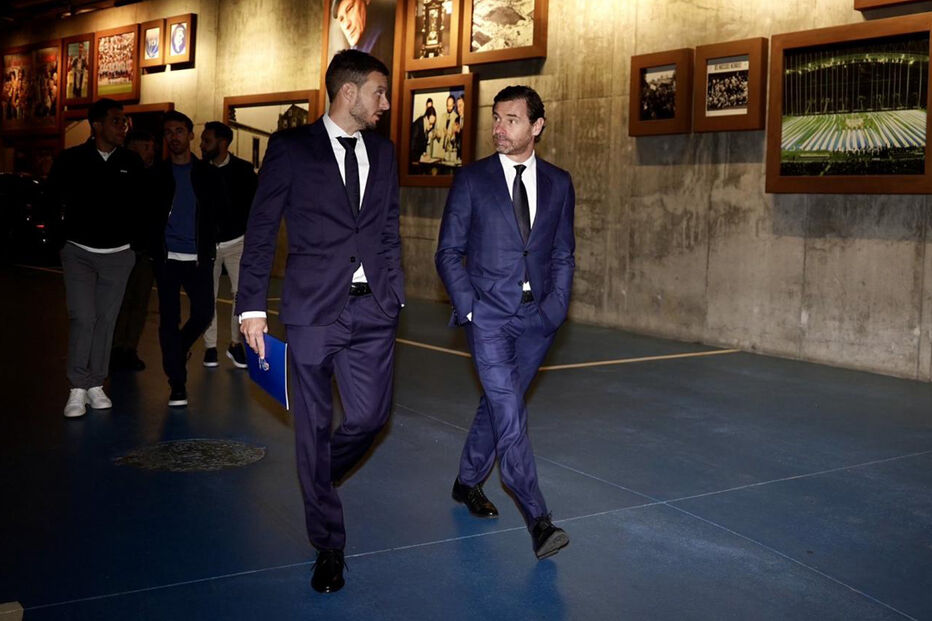  Pinto da Costa acompanha Villas-Boas em visita ao Museu do FC Porto