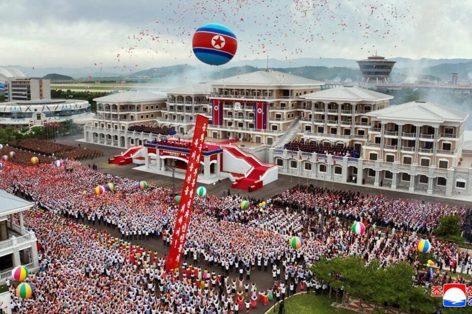 Kim Jong-un inaugura resort Kalma em Wonsan, Coreia do Norte, com hotéis e praias