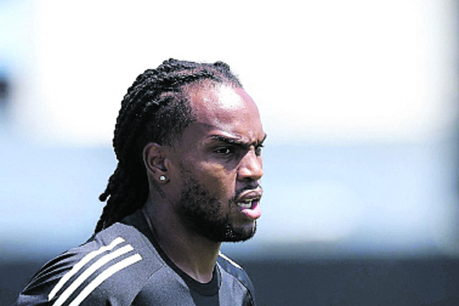 Renato Sanches treina condicionado, mas deve jogar contra o Chelsea