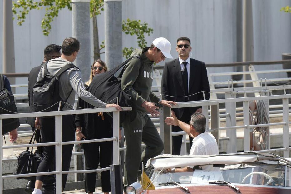 Jeff Bezos chega a Veneza para o seu casamento multimilionário