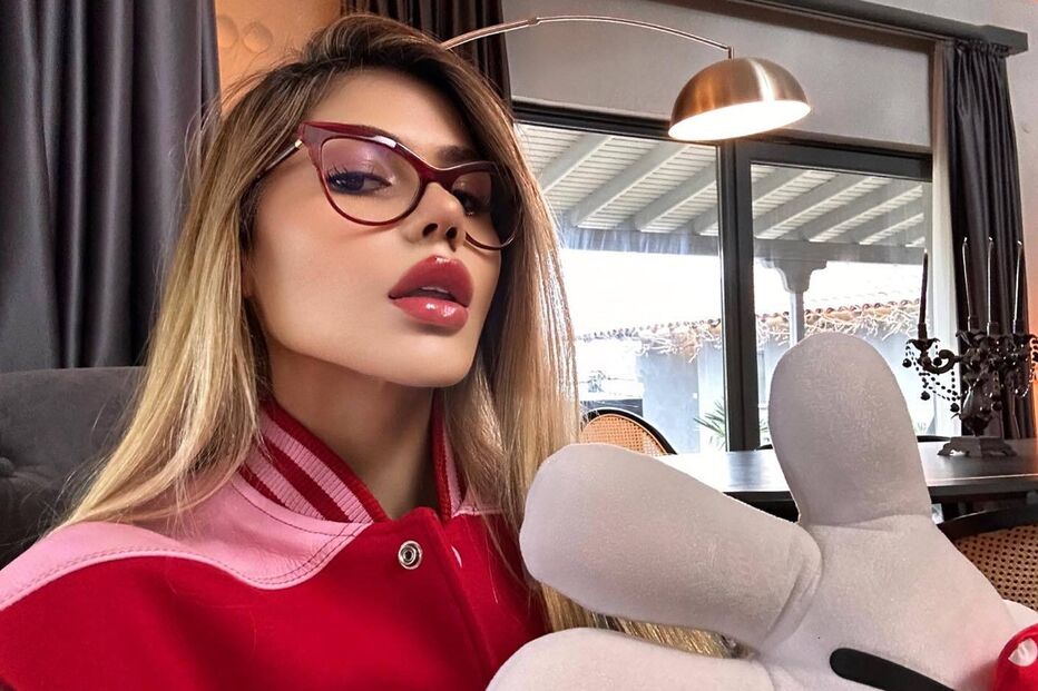 Influenciadora Nihal Candan morre aos 30 anos após paragem cardíaca devido a anorexia
