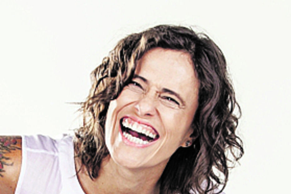 Cat Power, José González, Simone Mayra Andrade e Mayra Andrade atuam num evento de música e comédia.
