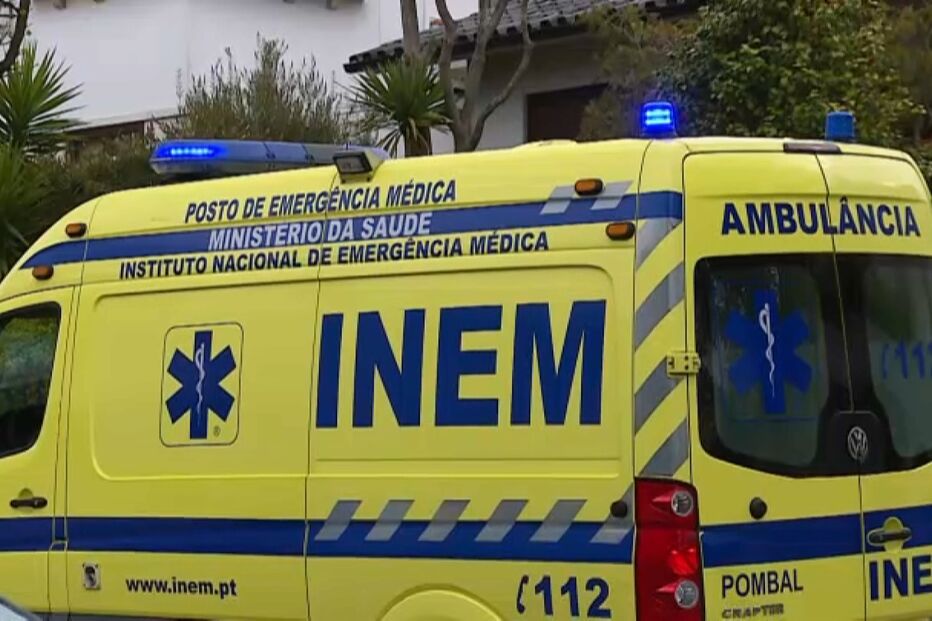Ambulância do INEM associada a críticas sobre greve e responsabilidades