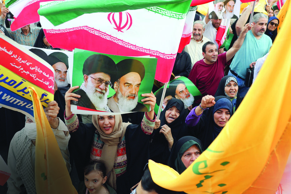 Irão: manifestantes gritam 