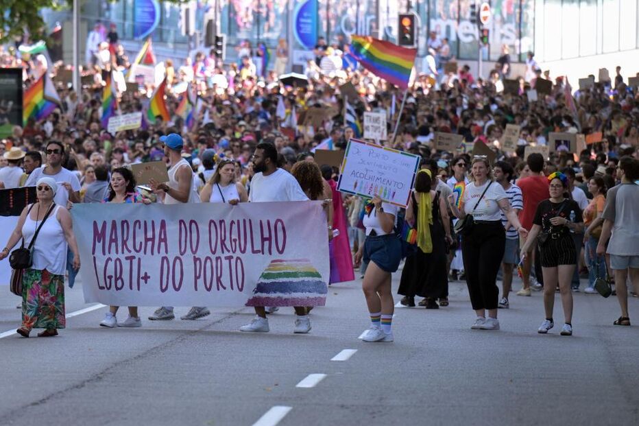 Milhares na Marcha do Orgulho LGBTI+ no Porto afirmam visibilidade e direitos