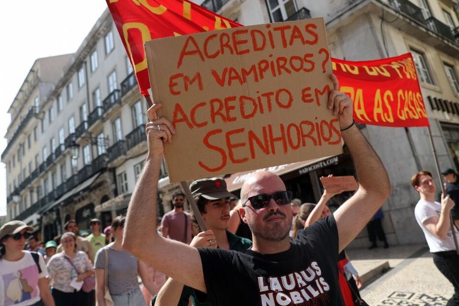Manifestação em Lisboa contra a especulação imobiliária e a crise habitacional