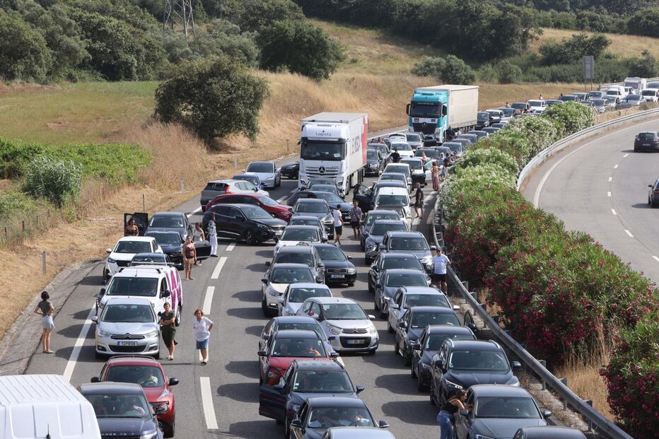 Colisão na A8, em Mafra, causa uma vítima mortal e dois feridos