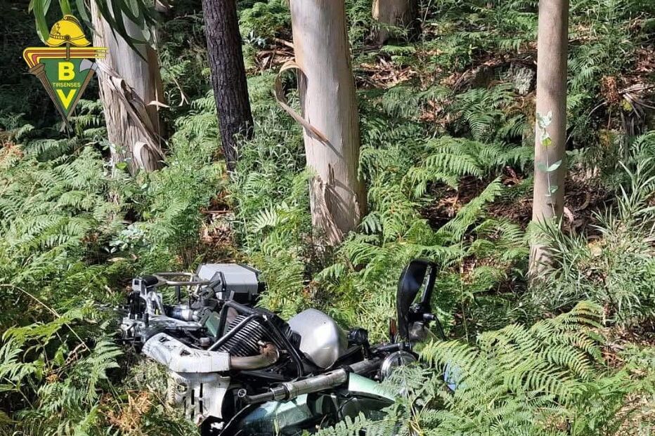 Colisão fatal entre carro e mota em Santo Tirso: Bombeiros, INEM e GNR no local