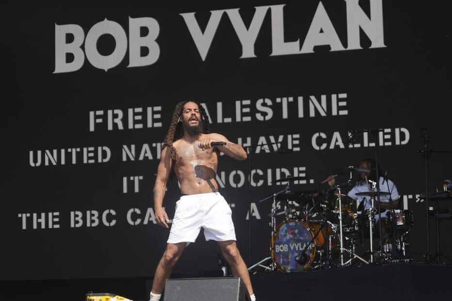 Bob Vylan manifesta-se sobre a Palestina em Glastonbury, gerando controvérsia e reações políticas